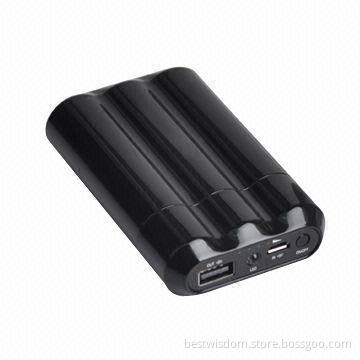 USB Battery Charger for iPhone with 7,800mAh Capacity and 5V DC, 1,000mA Output/Input Voltage
